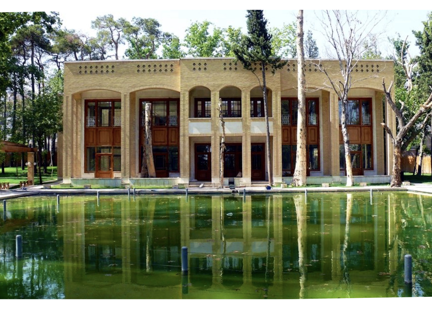 مجموعه ۷۰۰۰ مترمربعی آموزش مدیران و پذیرایی میهمانان وزارت نفت در تهران شامل کوشک، سالن همایش و اقامتگاه – ۱۳۸۲ + Oil Ministry, executive training, Tehran, guest reception, conference hall, pavilion, 2003, hospitality design, government architecture